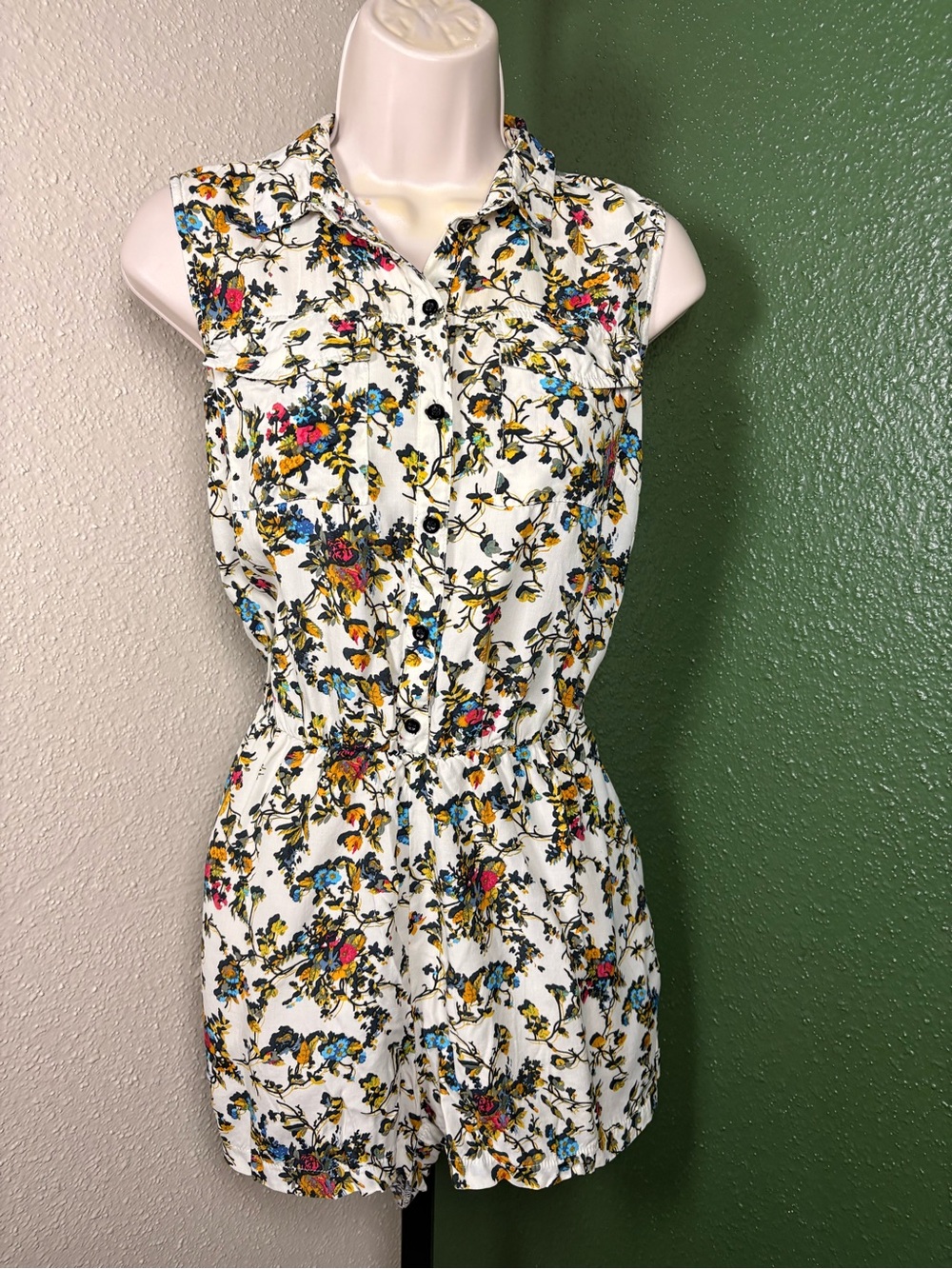Topshop White Floral Button-Front Sleeveless Romper with elastic waist